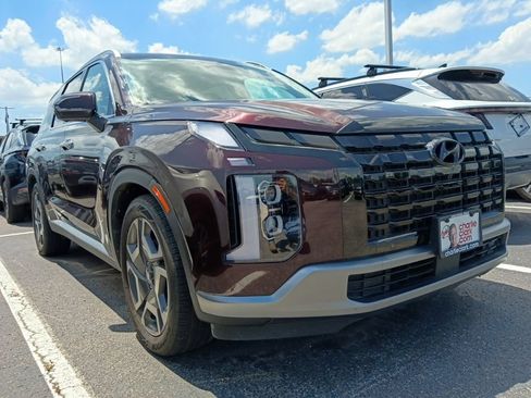 Used 2024 Hyundai Palisade SEL FWD image 2