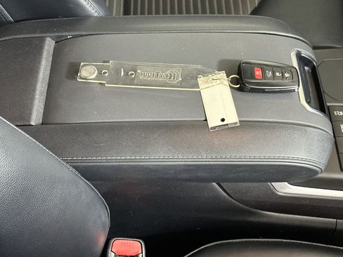 Used 2021 Toyota Highlander XSE FWD image 33