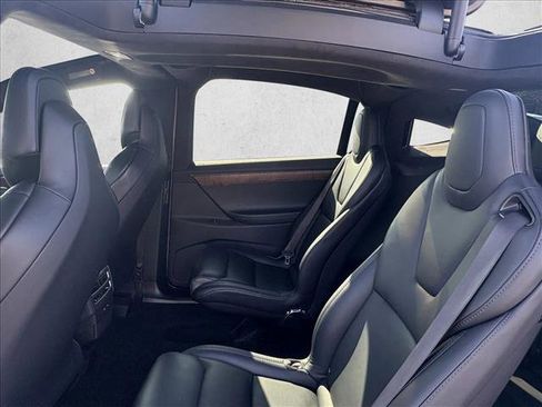 Used 2019 Tesla Model X 75D image 19