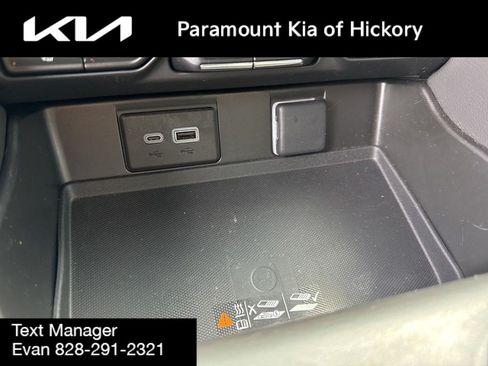 Used 2023 Chevrolet Tahoe Z71 w/ Luxury Package AWD/4WD image 29