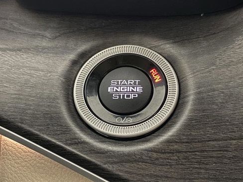 Used 2021 Jeep Grand Cherokee L Limited image 47