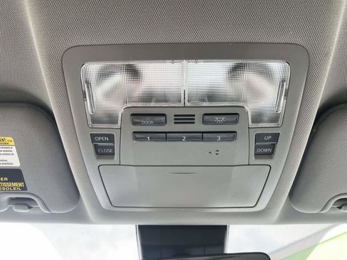 Used 2017 Toyota Highlander XLE FWD image 29