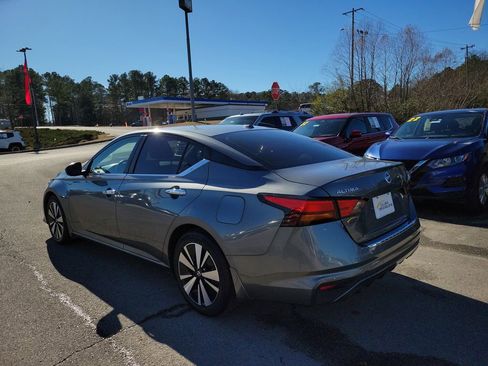 Used 2021 Nissan Altima 2.5 SV w/ SV Premium Package image 5