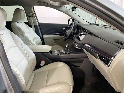 Used 2023 Cadillac XT4 Luxury image 35
