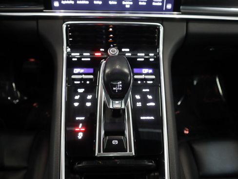 Certified 2023 Porsche Panamera Platinum Edition image 18