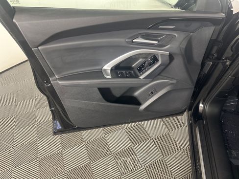 Used 2025 Audi Q5 Premium Plus w/ Premium Plus image 16