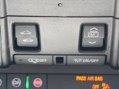 Used 2024 Chevrolet Equinox Premier AWD/4WD image 33