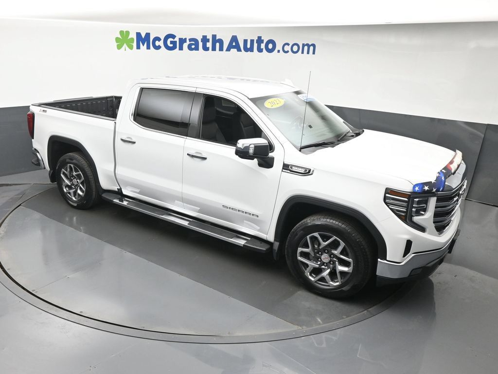 Used 2023 GMC Sierra 1500 SLT AWD/4WD image 3