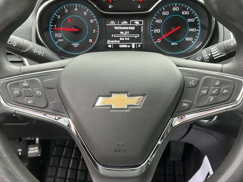 Used 2017 Chevrolet Cruze LT w/ Convenience Package image 11