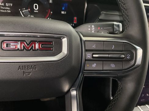 Used 2025 GMC Acadia Elevation image 21