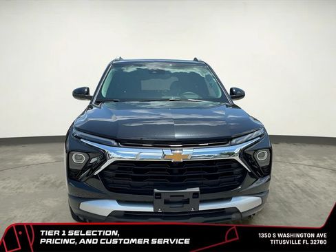 Used 2025 Chevrolet TrailBlazer LT AWD/4WD image 12