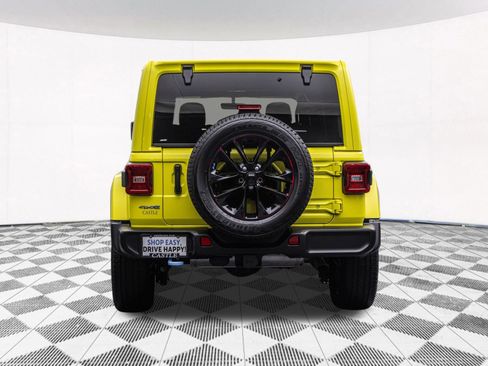 Used 2023 Jeep Wrangler Unlimited Sahara w/ Cold Weather Group image 9