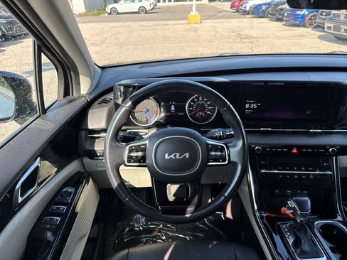 Used 2022 Kia Carnival EX FWD image 16