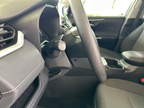 Used 2025 Toyota RAV4 XLE image 37