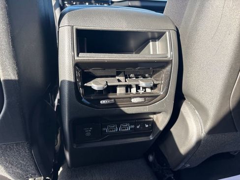 Used 2023 Jeep Grand Cherokee Limited image 30