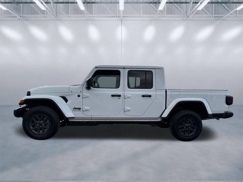 New 2026 Jeep Gladiator Sport AWD/4WD image 3