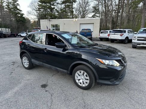 Used 2018 Nissan Rogue Sport S AWD/4WD image 2