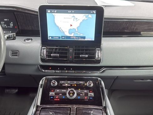 Used 2019 Lincoln Navigator L Reserve AWD/4WD image 17