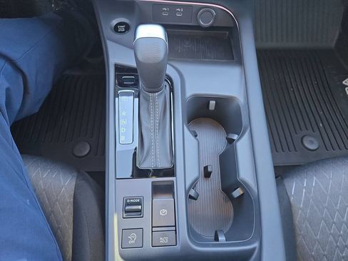 New 2026 Nissan Sentra SV w/ SV Convenience Package FWD image 17