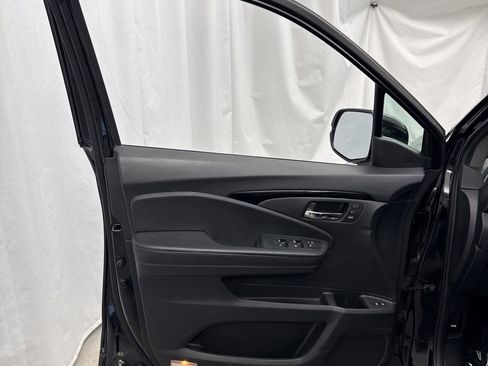 Used 2022 Honda Pilot Touring image 12