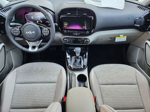 Certified 2025 Kia Soul EX FWD image 21