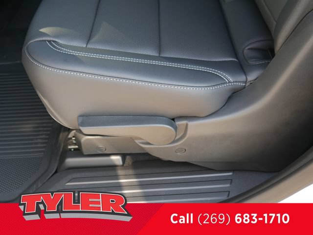 New 2027 Chevrolet Traverse LT w/ Driver Confidence Package AWD/4WD image 41