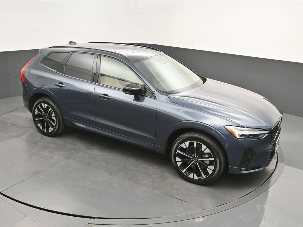 Certified 2026 Volvo XC60 B5 Plus AWD/4WD image 28