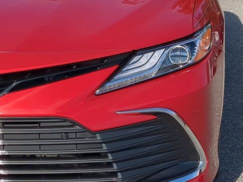 Used 2024 Toyota Camry XLE image 18