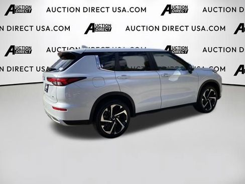 Used 2024 Mitsubishi Outlander SE image 5