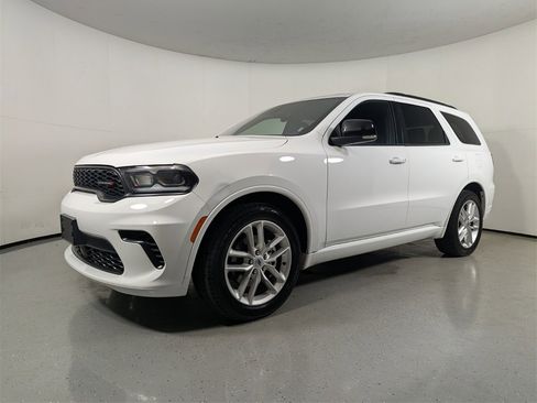 Used 2024 Dodge Durango GT image 3