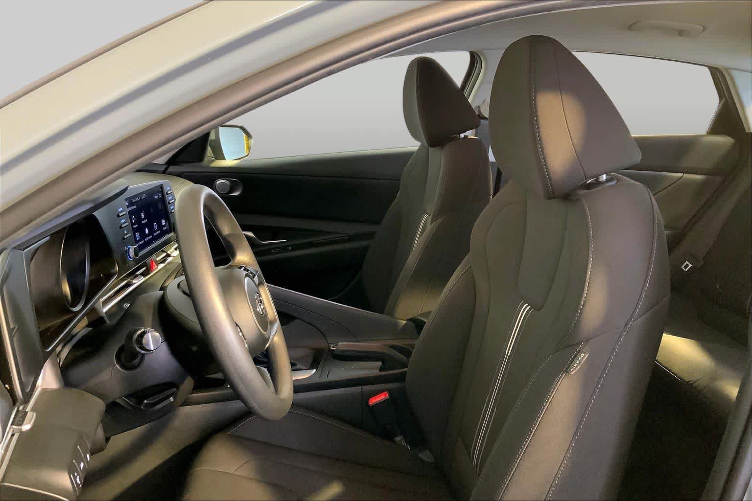 Used 2023 Hyundai Elantra SEL FWD image 9