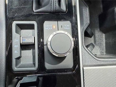 Used 2024 Toyota Sequoia Limited image 35