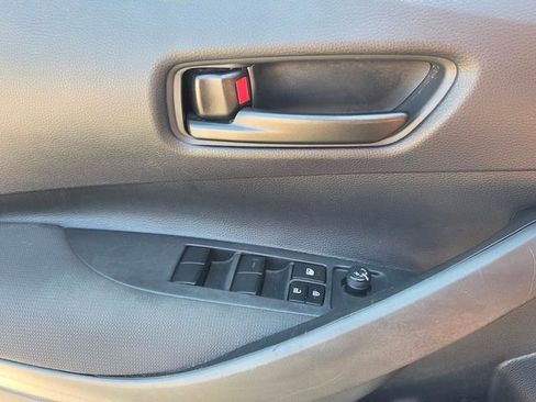 Used 2025 Toyota Corolla LE image 30