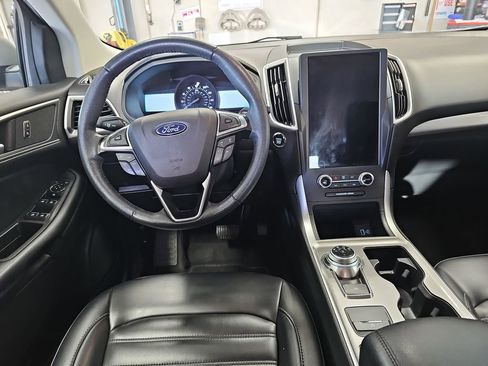 Used 2024 Ford Edge SEL AWD/4WD image 15
