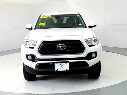 Used 2023 Toyota Tacoma SR5 AWD/4WD image 8