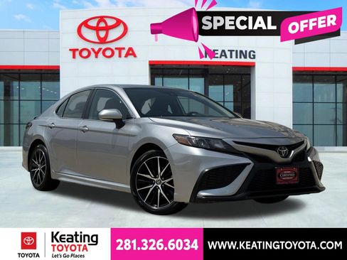 Certified 2024 Toyota Camry SE FWD image 1