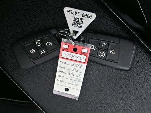 Used 2023 Volkswagen Jetta SE w/ Panoramic Sunroof Package image 29