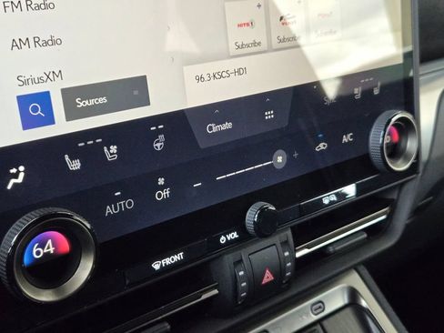 Used 2024 Lexus GX 550 AWD/4WD image 18