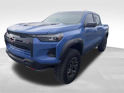 Used 2026 Chevrolet Colorado ZR2 w/ Technology Package AWD/4WD image 7