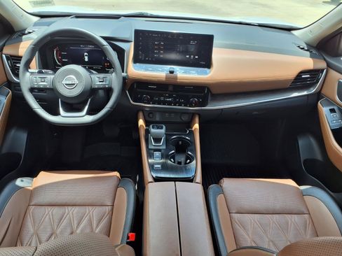 Used 2024 Nissan Rogue Platinum w/ Platinum Premium Package FWD image 11