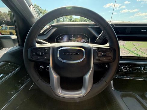 Used 2025 GMC Sierra 2500 Denali AWD/4WD image 9
