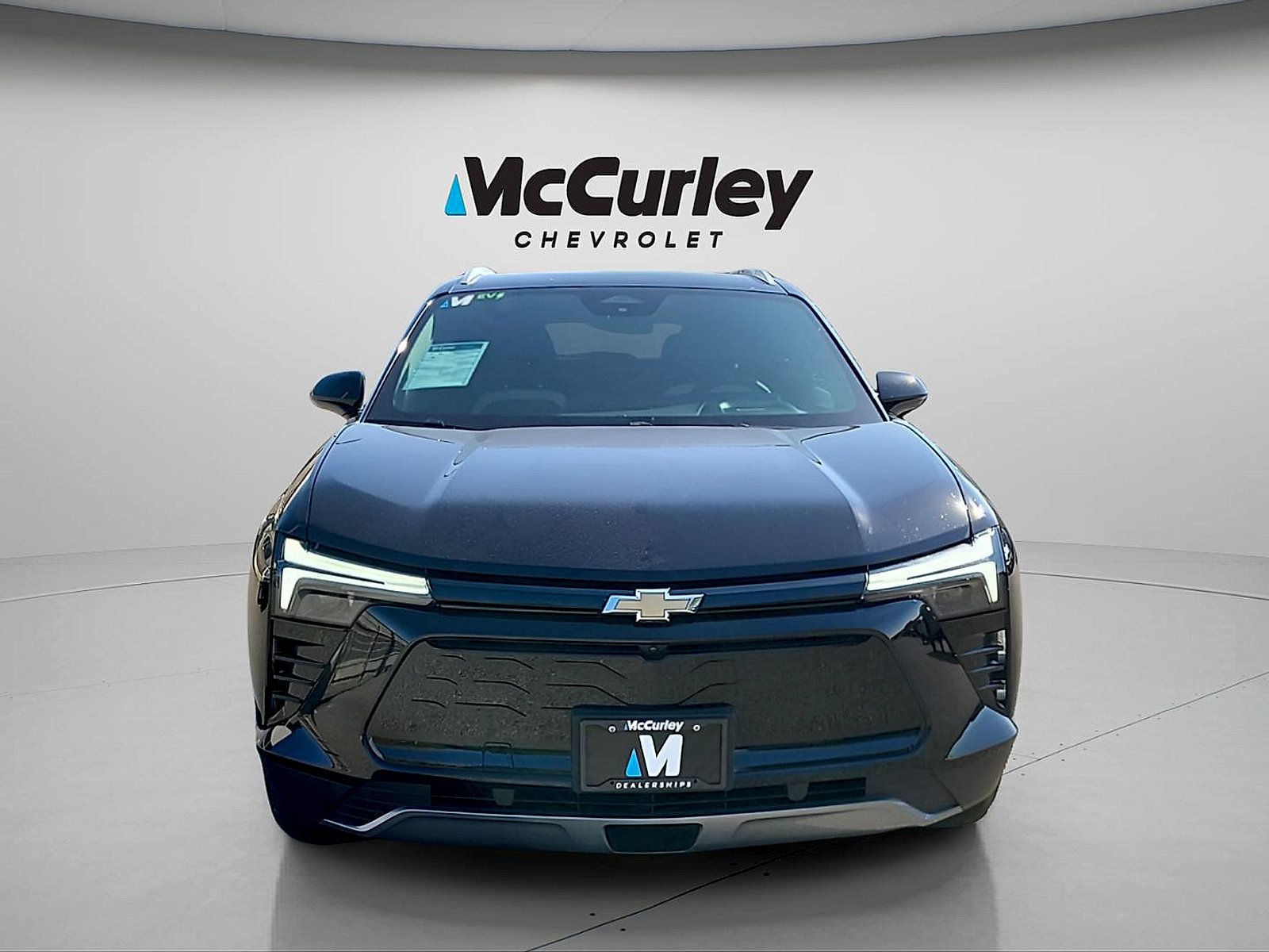 Used 2024 Chevrolet Blazer EV LT AWD/4WD image 2