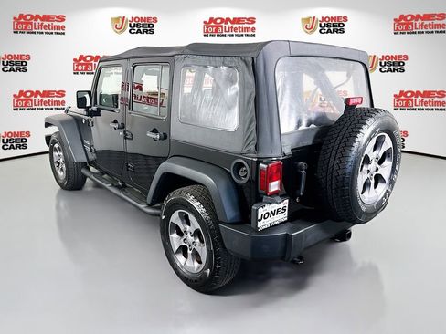 Used 2018 Jeep Wrangler Unlimited Sport w/ Connectivity Group AWD/4WD image 2
