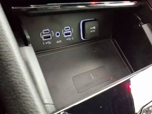 Used 2024 Jeep Grand Cherokee Laredo X w/ Luxury Tech Group I AWD/4WD image 29