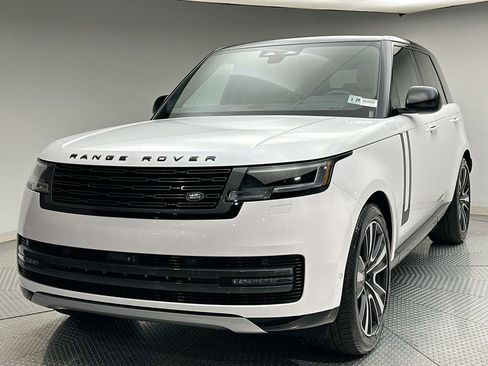 Used 2024 Land Rover Range Rover SE image 1