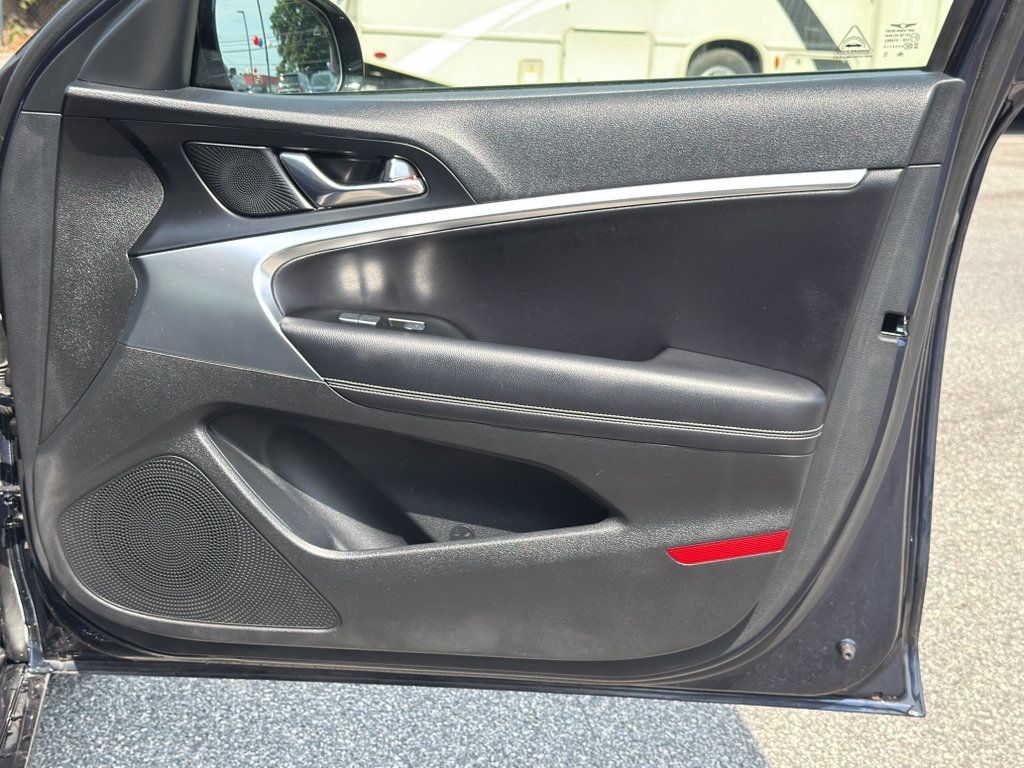 Used 2026 Genesis G70 2.5T RWD image 29