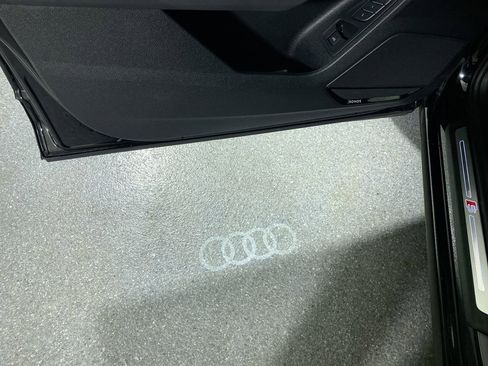 Certified 2025 Audi Q3 2.0T Premium Plus w/ Premium Plus Package image 17