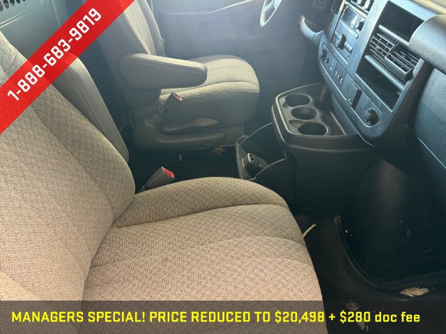 Used 2018 Chevrolet Express 2500 RWD image 4