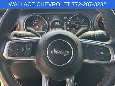 Used 2023 Jeep Gladiator Mojave AWD/4WD image 14