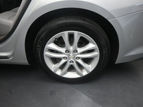 Used 2018 Chevrolet Malibu LT image 24
